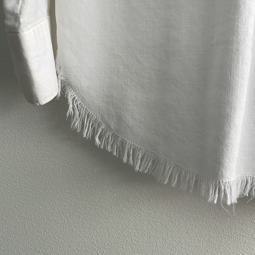 Cloth & Stone Frayed Hem White Button Up Shirt  | Size Small - Picture 4 of 4